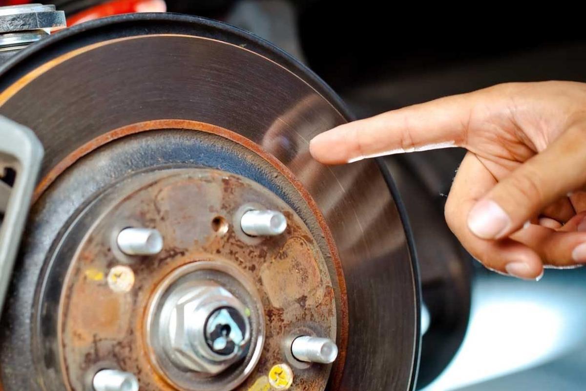Đĩa phanh rỉ sét: Nguyên nhân, hậu quả và cách xử lý rỉ sét